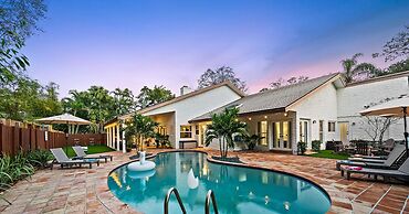 Charming 9BR New-build Home w/ Heated Pool & Games