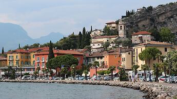 Lake Hotel Ifigenia