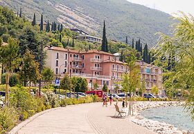 Lake Hotel Ifigenia
