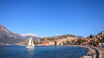Lake Hotel Ifigenia