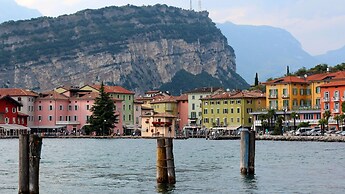 Lake Hotel Ifigenia