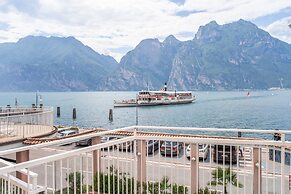 Lake Hotel Ifigenia