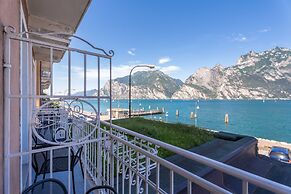 Lake Hotel Ifigenia
