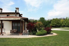 Elis' House