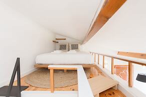Liiiving - Mezzanine Delight Balcony
