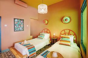 Por Aqui Stay & Dine