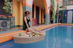 Por Aqui Stay & Dine