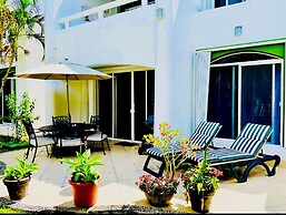 38 Pax 4 Connected Pool Villas