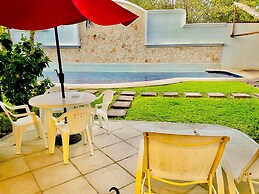 8 Pax Basic Pool Villa