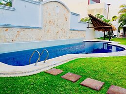 19 Pax 2 Connected Pool Villas
