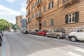 Lea's Art Apartment by Wonderful Italy