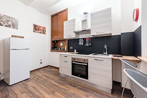 Lea's Art Apartment by Wonderful Italy