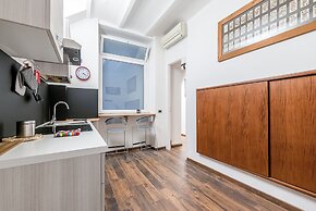 Lea's Art Apartment by Wonderful Italy