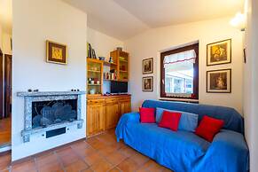 Crimson Apartment by Wonderful Italy