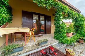 Crimson Apartment by Wonderful Italy