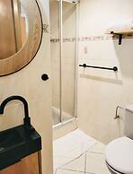 Large 2 bedrooms house with parking