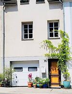 Large 2 bedrooms house with parking