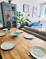 Large 2 bedrooms house with parking