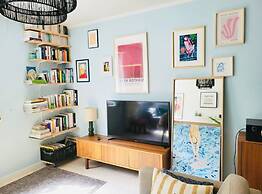 Large 2 bedrooms house with parking