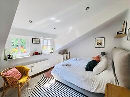 Large 2 bedrooms house with parking