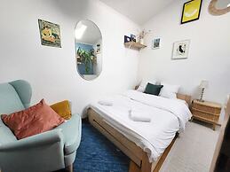 Large 2 bedrooms house with parking