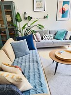 Large 2 bedrooms house with parking