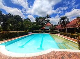 Hotel Chalet El Castillo by Majuva