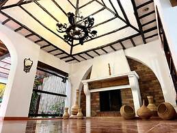 Hotel Chalet El Castillo by Majuva