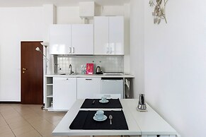 White Leaves Studio by Wonderful Italy