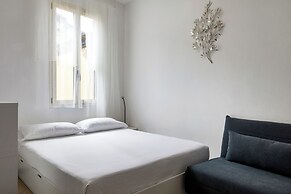 White Leaves Studio by Wonderful Italy