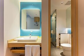 Holiday Inn Express Wuxi East Station by IHG