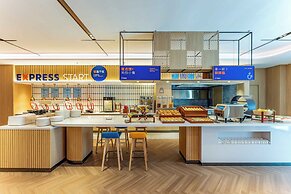 Holiday Inn Express Wuxi East Station by IHG