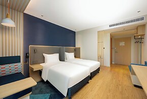 Holiday Inn Express Wuxi East Station by IHG
