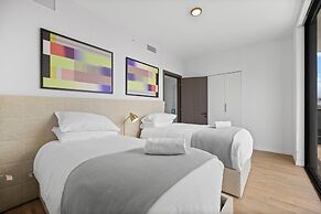 Luxury  Spacious Condo at Downtown Miami
