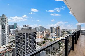 Luxury  Spacious Condo at Downtown Miami
