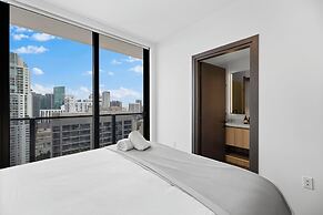 Luxury  Spacious Condo at Downtown Miami