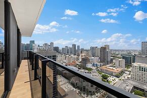 Luxury  Spacious Condo at Downtown Miami