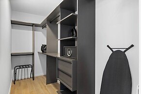 Luxury  Spacious Condo at Downtown Miami