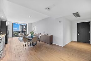 Luxury  Spacious Condo at Downtown Miami