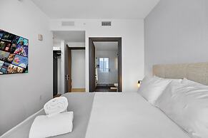 Luxury  Spacious Condo at Downtown Miami