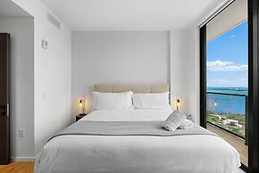 Luxury  Spacious Condo at Downtown Miami