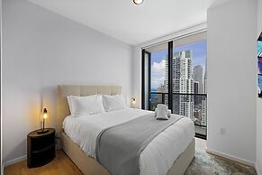 Luxury  Spacious Condo at Downtown Miami