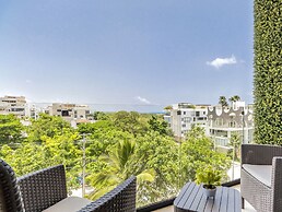 Shore Condos 2 blocks to the beach