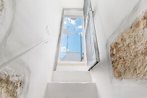 Olivia in Wonderland by Wonderful Italy