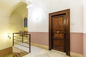 Cozy Studio in Chiaia district