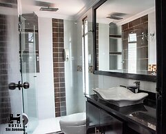 HOTEL SIX AVENUE