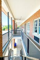 Sunrise Inn By OYO Albany