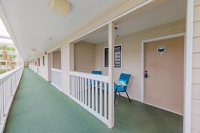 Beachy Vibe 2 BDR In Desirable HHI Resort!