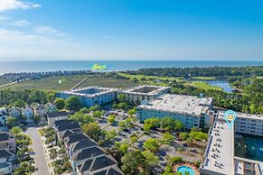 Beachy Vibe 2 BDR In Desirable HHI Resort!