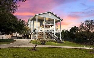 Captain's Cabin on Colleen